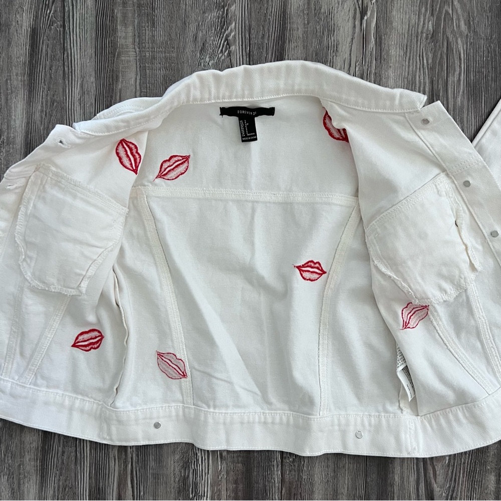 Forever 21 White Denim Jacket with Red Lips Embroidered - Picture 5 of 7